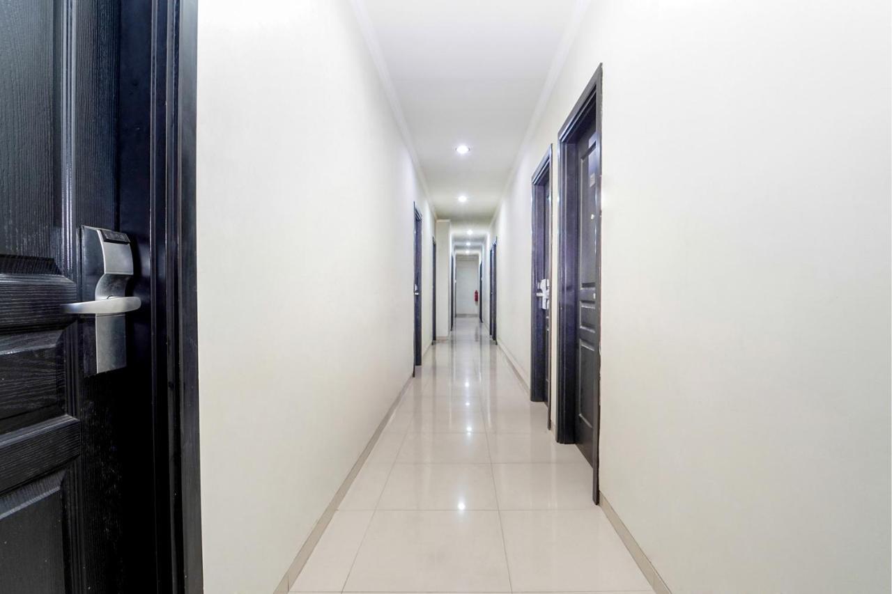 Maumu Hotel & Lounge Surabaya Exterior foto