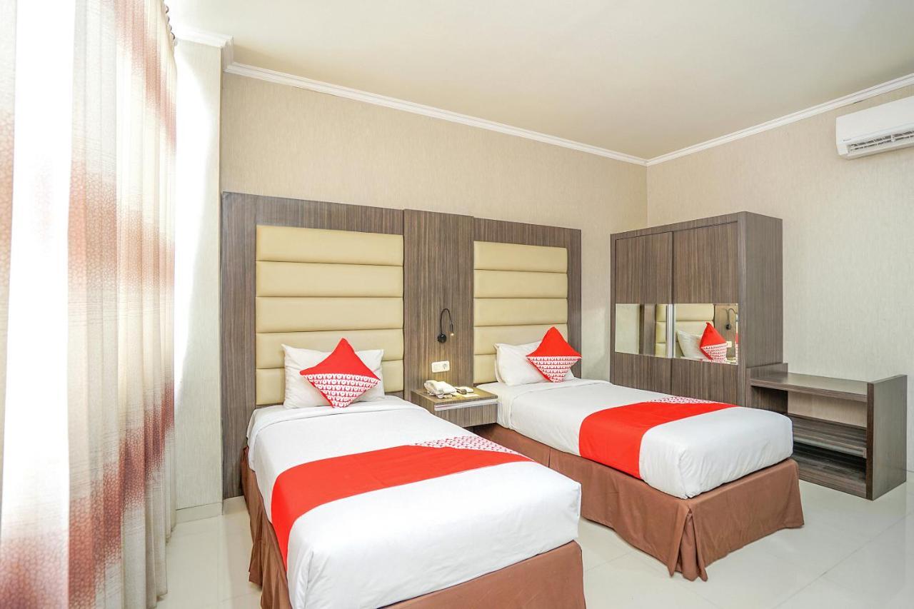 Maumu Hotel & Lounge Surabaya Exterior foto