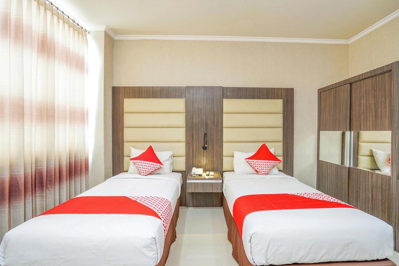 Maumu Hotel & Lounge Surabaya Exterior foto